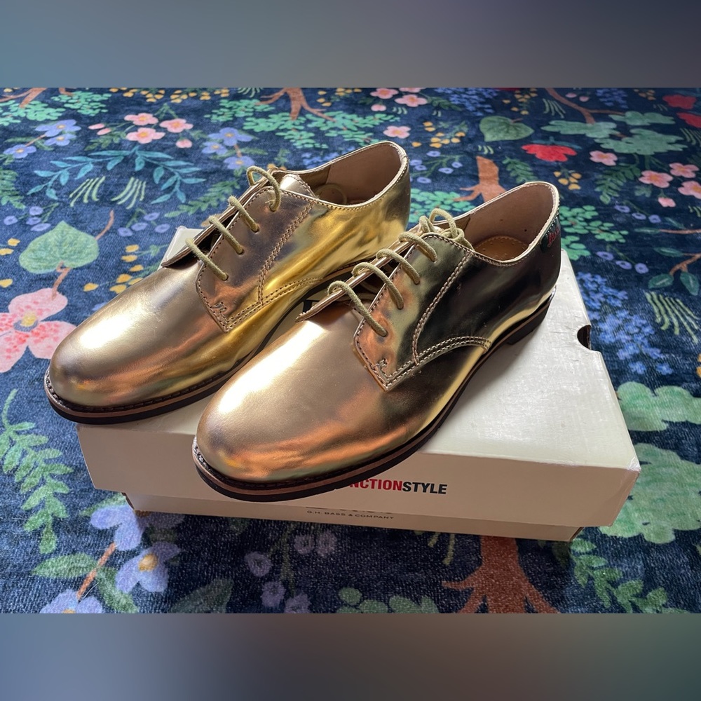 Gold Bass Oxfords, size 9, light wear